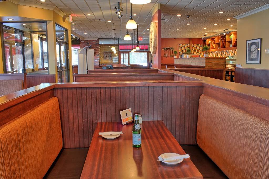 Mikes | restaurant | 385 Rue de Saint Jovite, Mont-Tremblant, QC J8E 2Z9, Canada | 8194253706 OR +1 819-425-3706