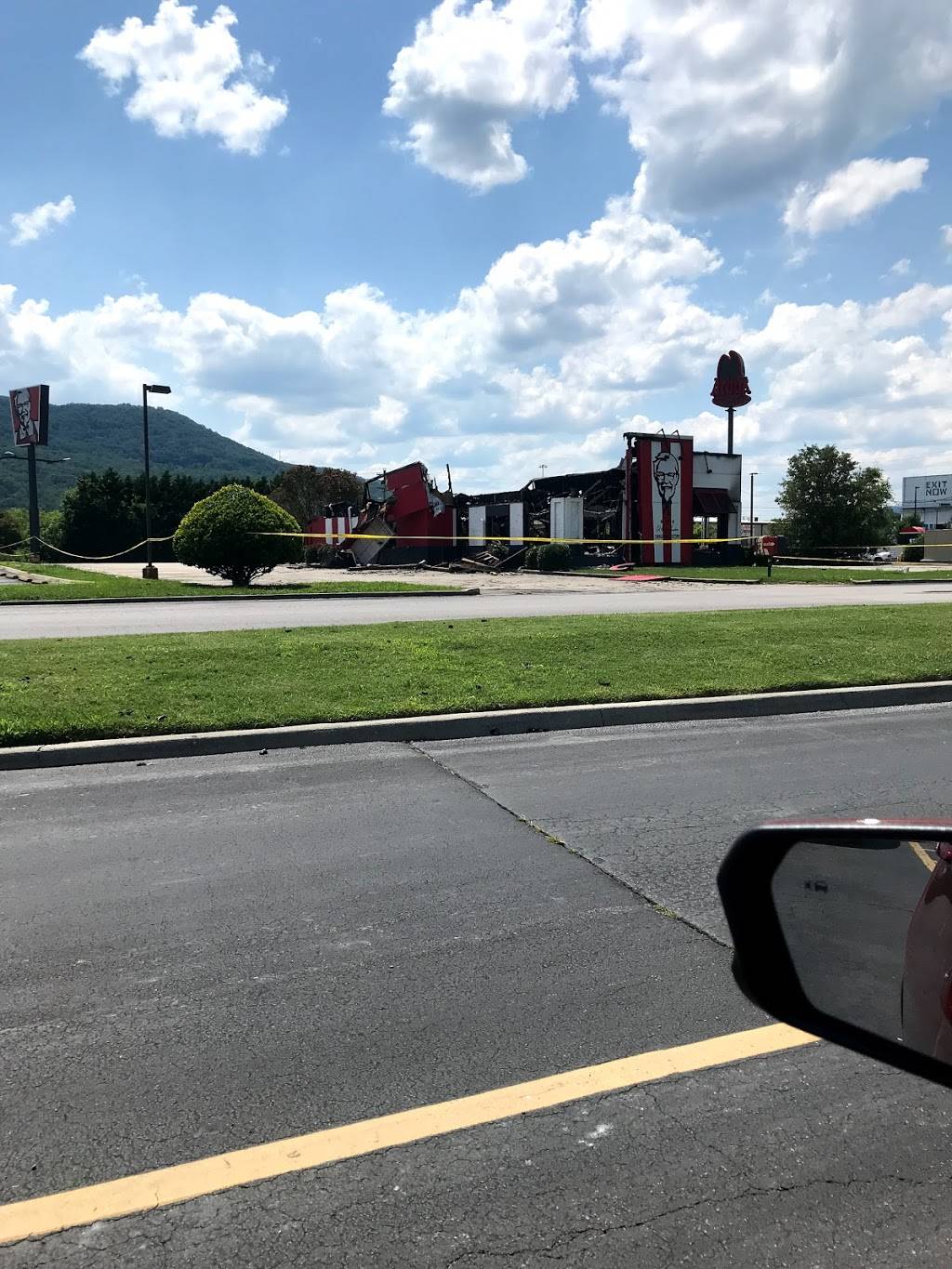 KFC | restaurant | 342 Kimball Crossing Dr, Kimball, TN 37347, USA | 4238377167 OR +1 423-837-7167