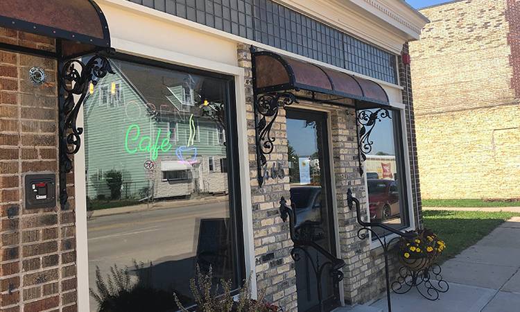 Charleston Cafe | restaurant | 3465 E Layton Ave, Cudahy, WI 53110, USA | 4147882911 OR +1 414-788-2911