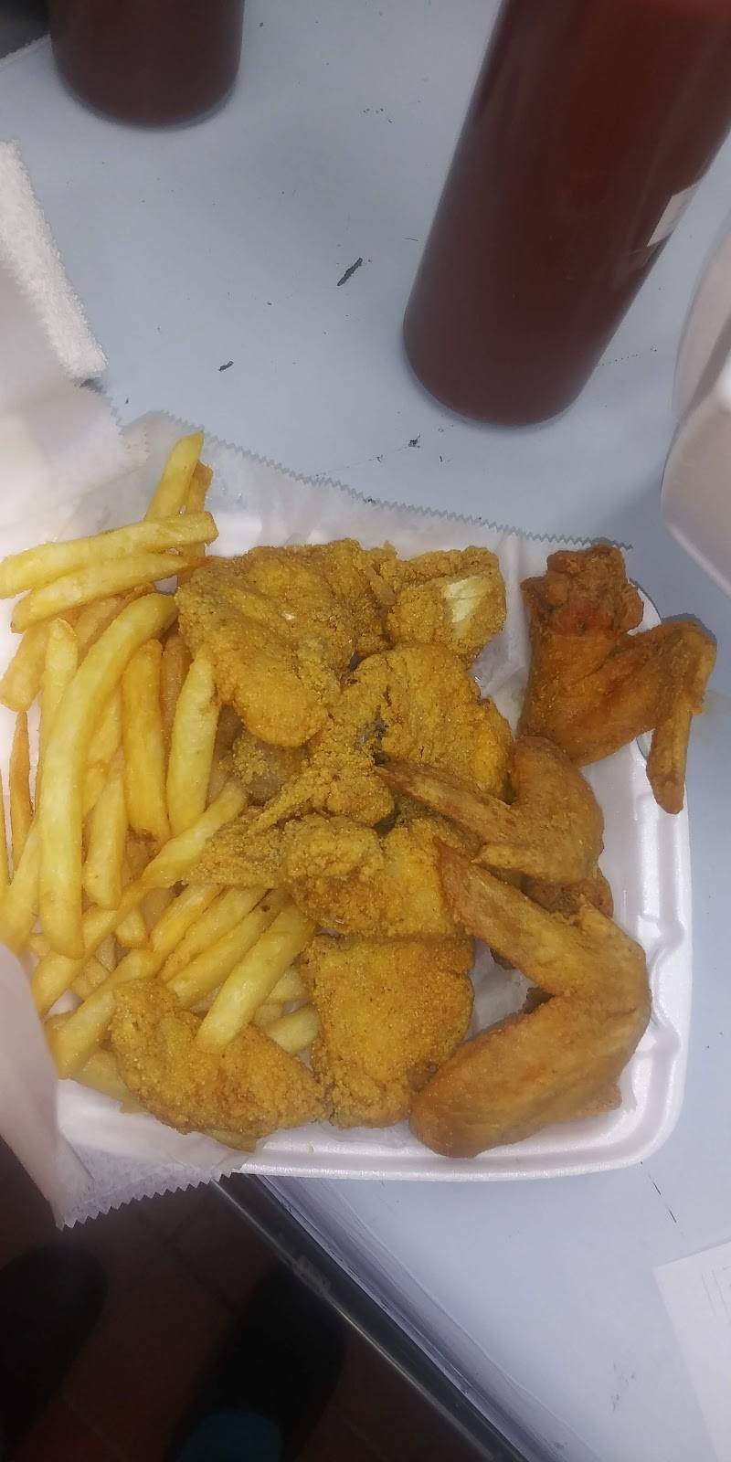 JJ fish , chicken & grill | restaurant | 5211 W North Ave, Chicago, IL 60639, USA | 7734178888 OR +1 773-417-8888