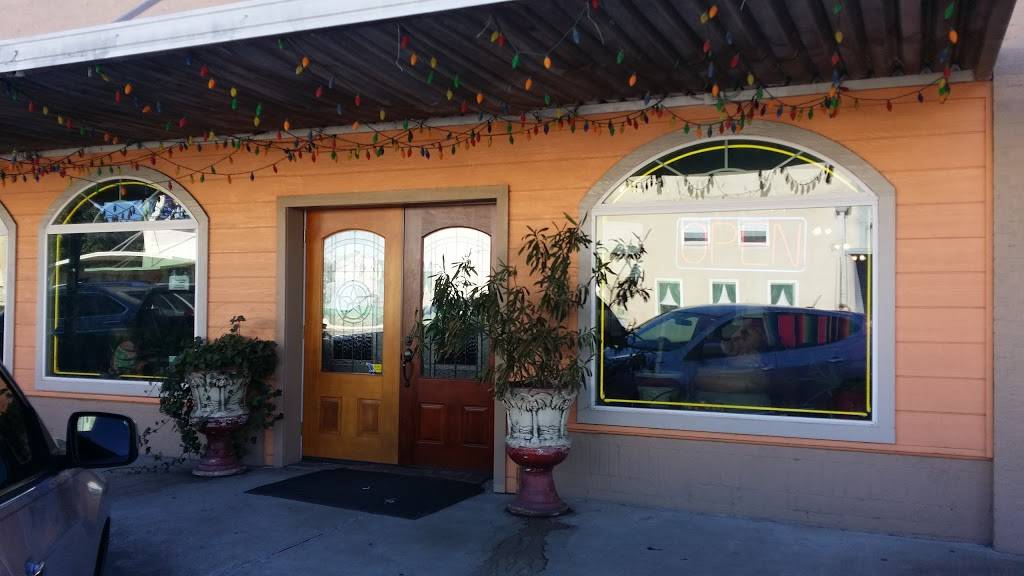 Las Fuentes | restaurant | 213 W Tyler St, Gilmer, TX 75644, USA | 9038436100 OR +1 903-843-6100