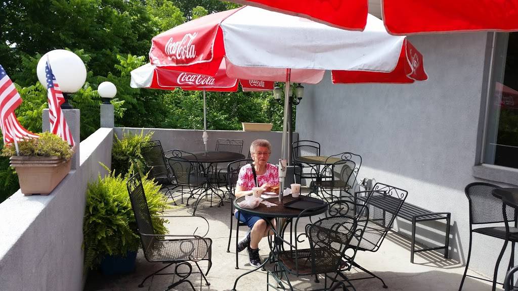 Frostee Freeze Drive-In | restaurant | 1617 N Broad St, Tazewell, TN 37879, USA | 4236263521 OR +1 423-626-3521