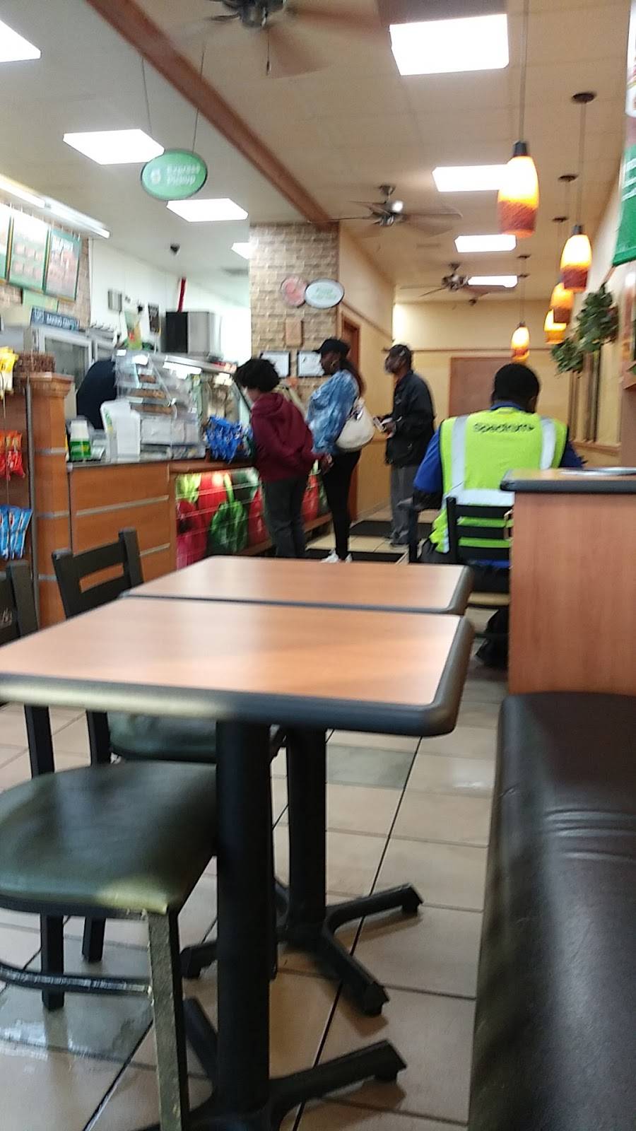 Subway | restaurant | 2879 Reynolda Rd, Winston-Salem, NC 27106, USA | 3367256145 OR +1 336-725-6145