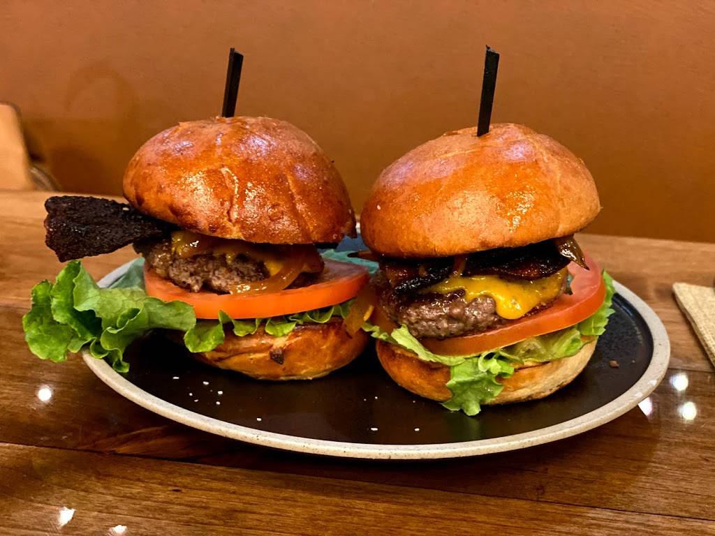 The Hub Eats & Drinks | restaurant | 4740 Natomas Blvd #140, Sacramento, CA 95835, USA | 9168828900 OR +1 916-882-8900