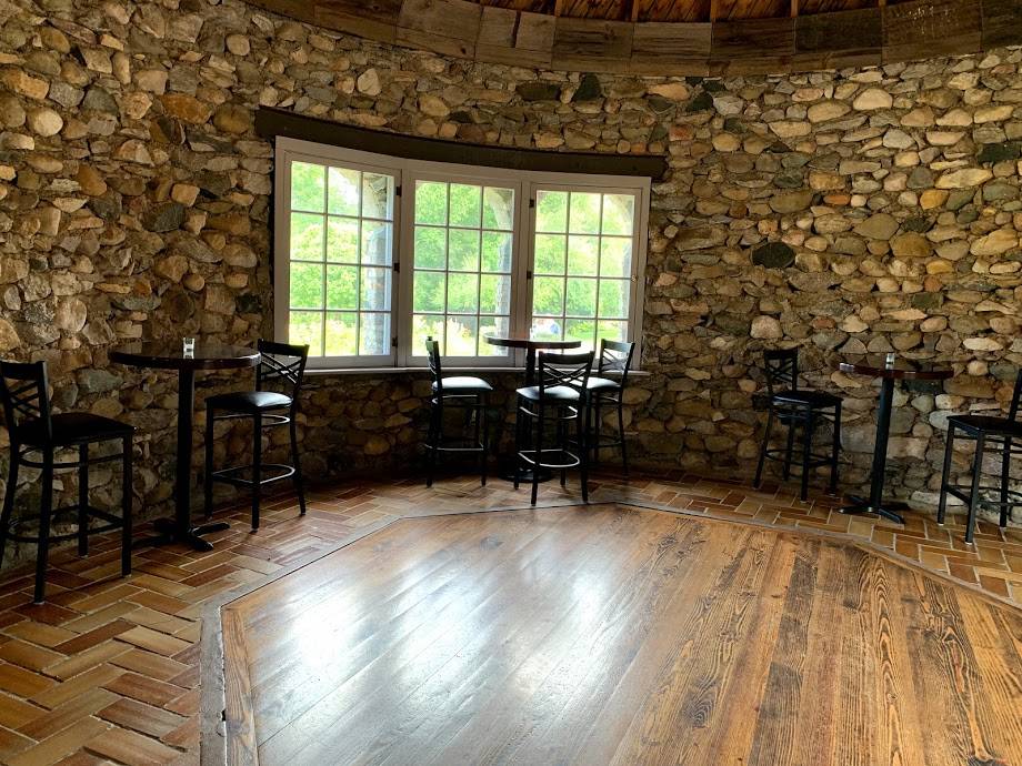 1918 Cellars Tasting Room & Bistro | restaurant | 5052 M-66, Charlevoix, MI 49720, USA | 2312370884 OR +1 231-237-0884