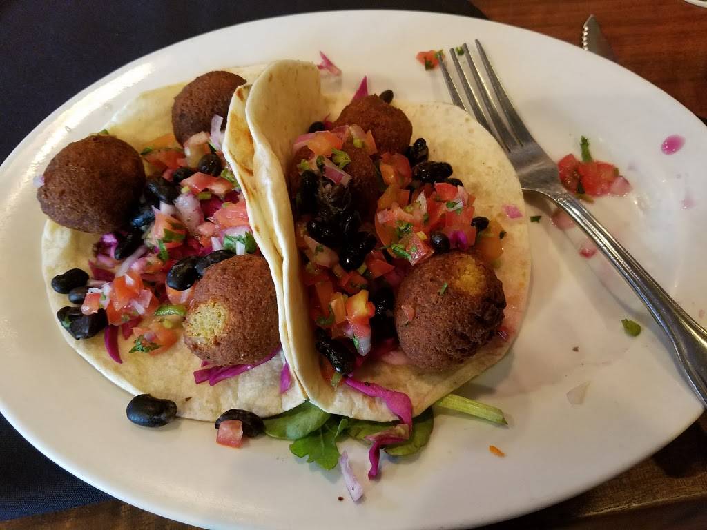 Eddies Roadhouse | restaurant | 18 Main St, Warwick, NY 10990, USA | 8459867623 OR +1 845-986-7623