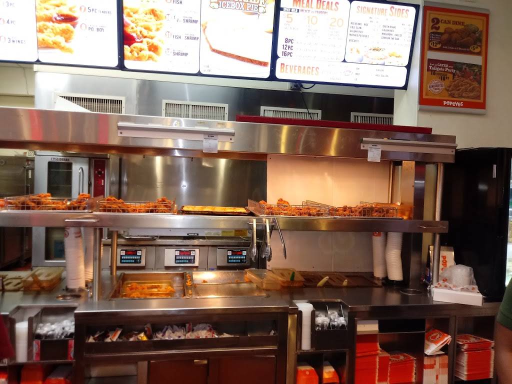 Popeyes Louisiana Kitchen | restaurant | 122 W Chelten Ave, Philadelphia, PA 19144, USA | 2158433339 OR +1 215-843-3339