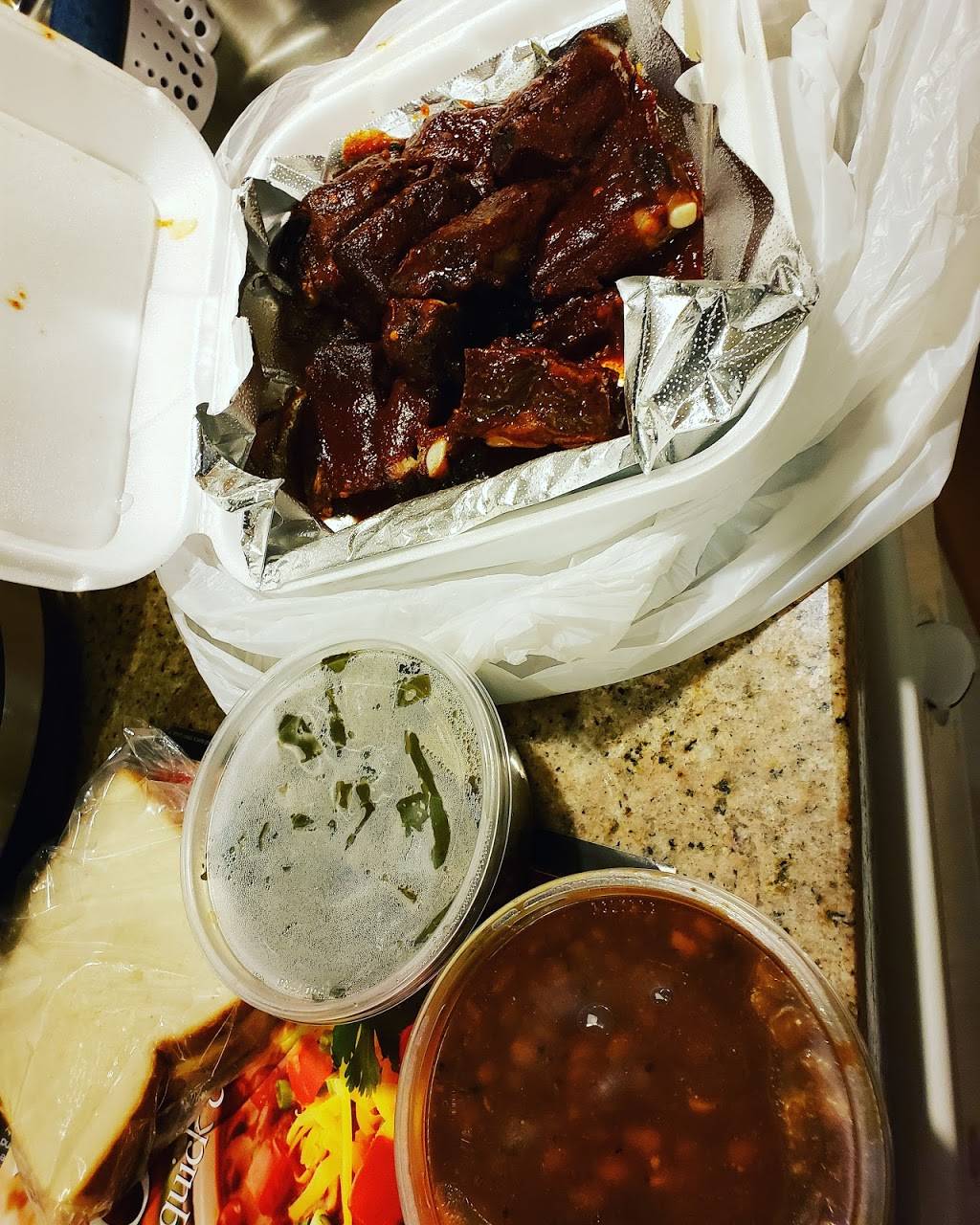 Robert Earls BBQ | restaurant | 703 E Artesia Blvd, Long Beach, CA 90805, USA | 5627261116 OR +1 562-726-1116