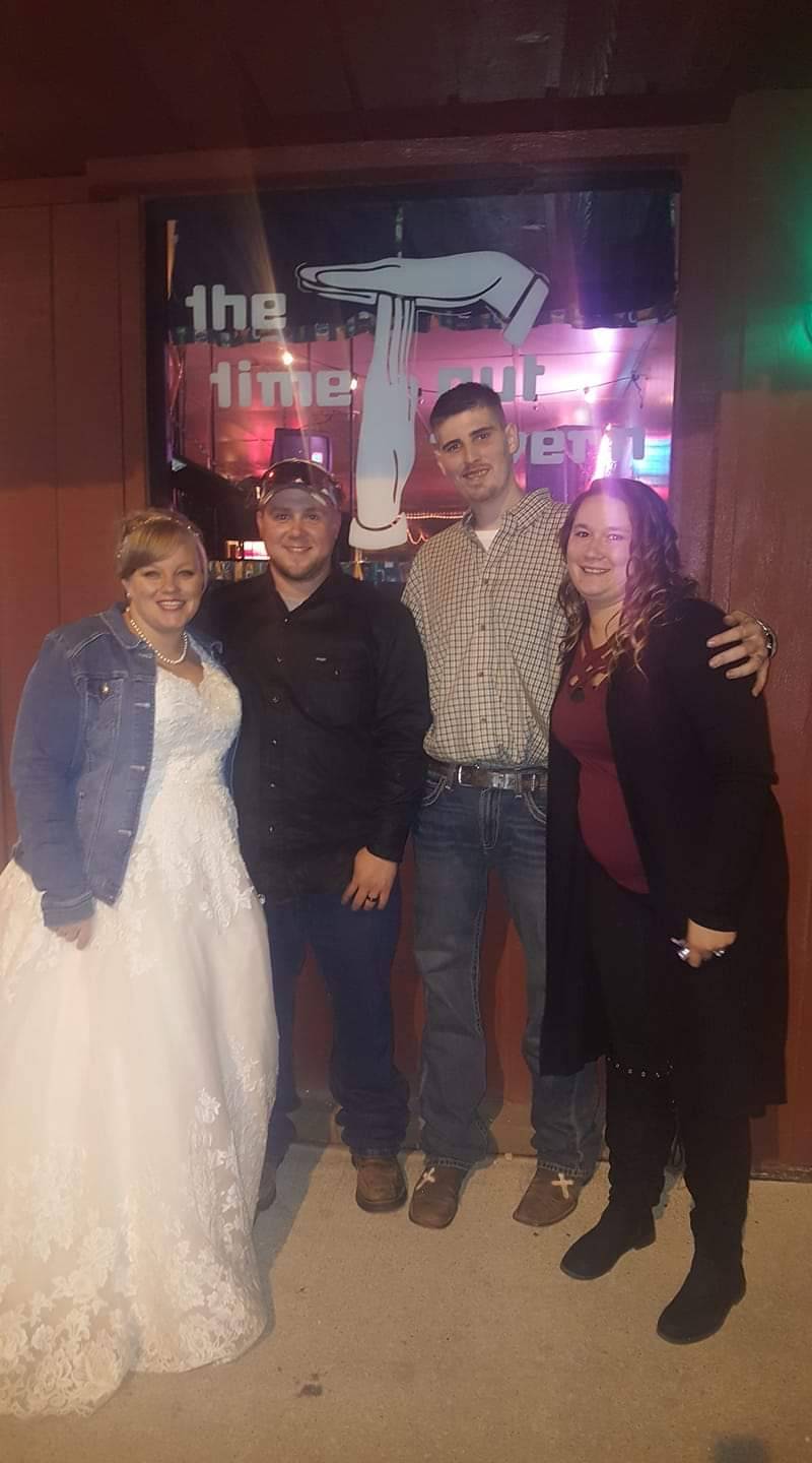 Wolfiess Time Out Tavern | restaurant | 110 E Main St, Van Buren, IN 46991, USA | 7659342627 OR +1 765-934-2627