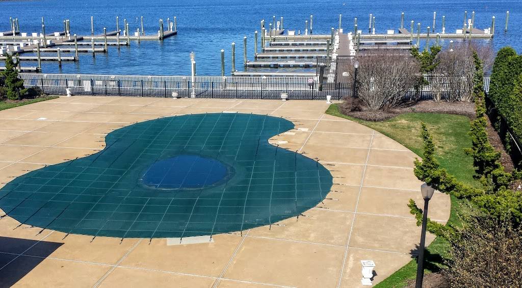 Molly Pitcher | restaurant | 88 Riverside Ave, Red Bank, NJ 07701, USA | 7327472500 OR +1 732-747-2500