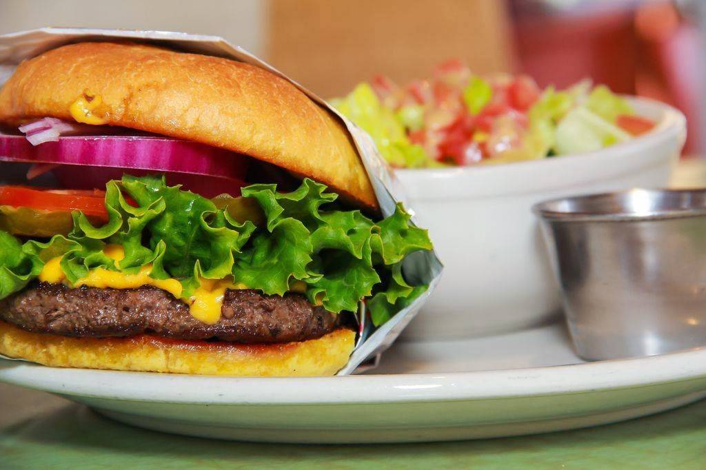 Daily Eats | restaurant | 901 S Howard Ave, Tampa, FL 33606, USA | 8138683335 OR +1 813-868-3335