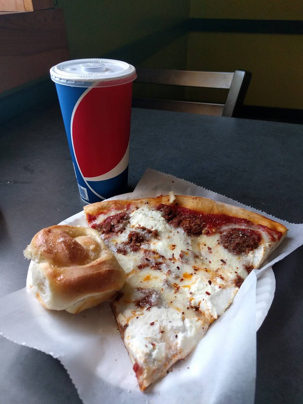 Sals Pizza | restaurant | 105 S Main St, Fond du Lac, WI 54935, USA | 9209239191 OR +1 920-923-9191