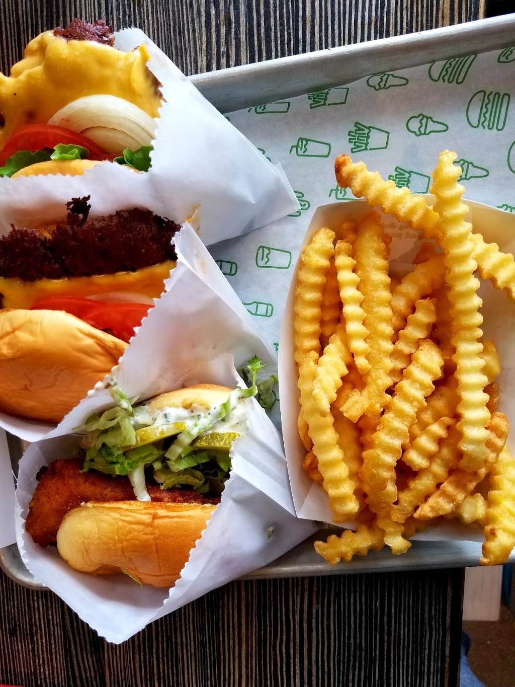 Shake Shack | restaurant | 1509 Park Central Dr #100, Highlands Ranch, CO 80129, USA | 7204521007 OR +1 720-452-1007