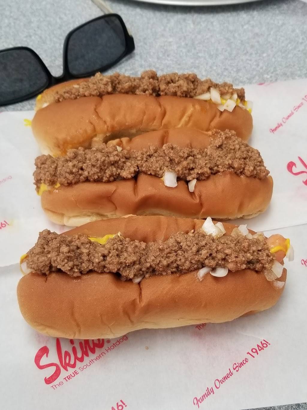 Skins Hotdogs | restaurant | 5017 Pelham Rd, Greenville, SC 29615, USA | 8646750057 OR +1 864-675-0057