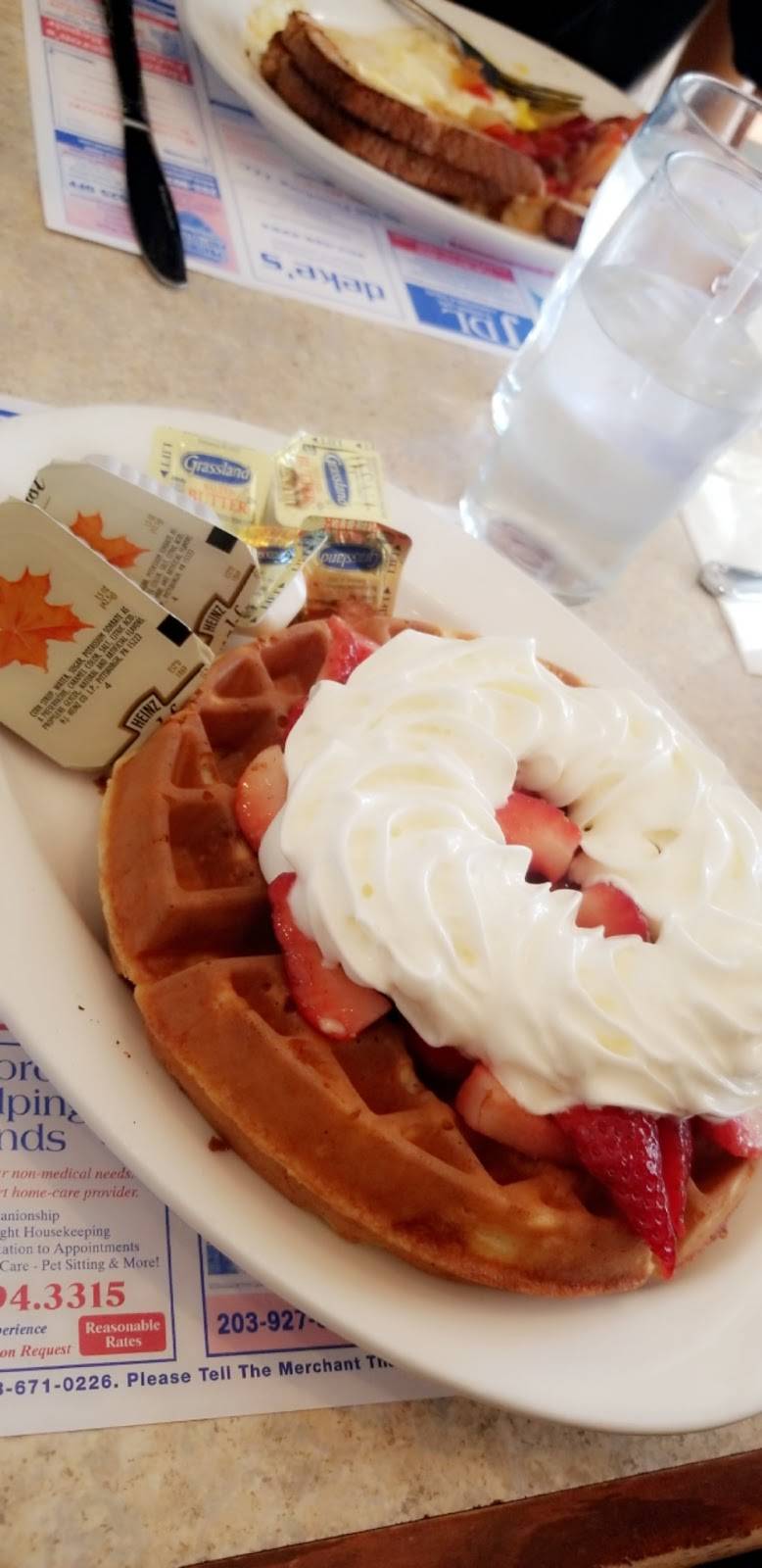 Branford Townhouse Restaurant | restaurant | 18 Main St, Branford, CT 06405, USA | 2034810550 OR +1 203-481-0550