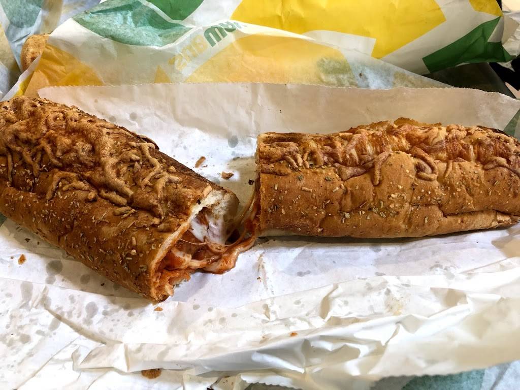 Subway | restaurant | Wal-Mart #2309, 8288 Cincinnati Dayton Rd, West Chester Township, OH 45069, USA | 5137591872 OR +1 513-759-1872