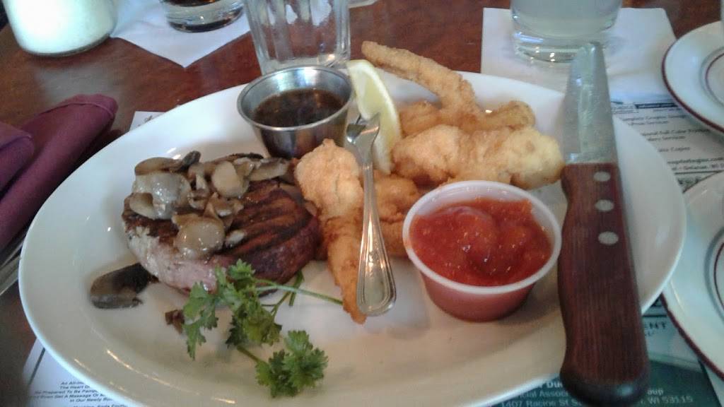 Village Supper Club | restaurant | 1725 S Shore Dr, Delavan, WI 53115, USA | 2627286360 OR +1 262-728-6360