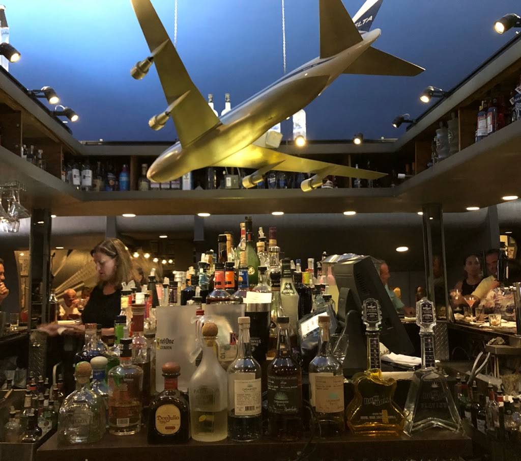 Anthonys Runway 84 | night club | 330 W State Rd 84, Fort Lauderdale, FL 33315, USA | 9544678484 OR +1 954-467-8484