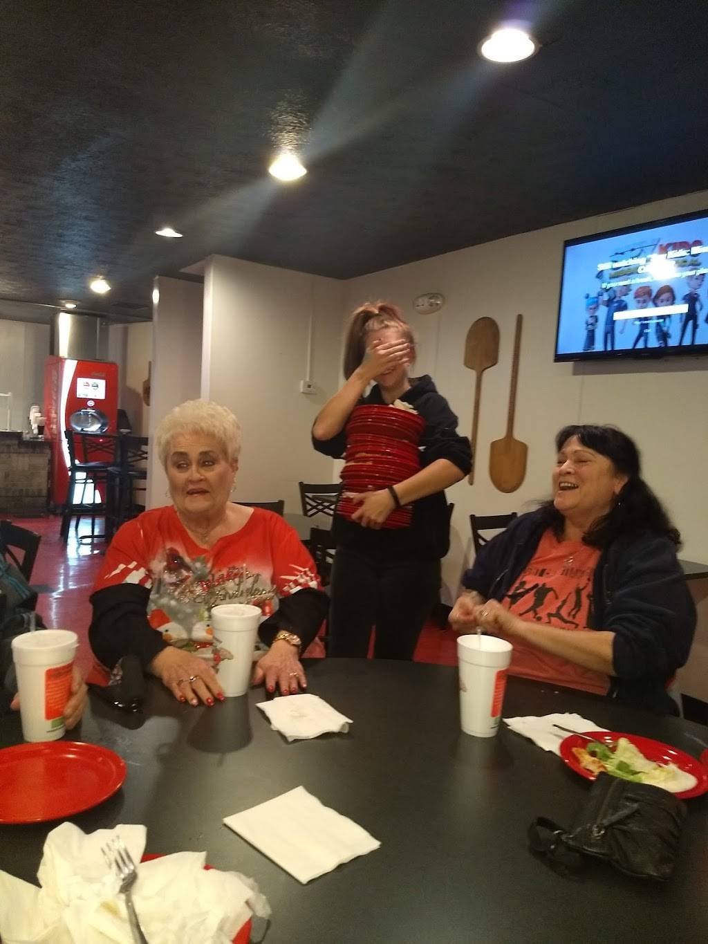 Snappy Tomato Pizza | meal delivery | 2005 Jamison Dr, Lawrenceburg, IN 47025, USA | 8126379400 OR +1 812-637-9400