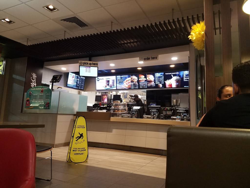 McDonalds | cafe | 125 Berlin Rd, Cromwell, CT 06416, USA | 8606327260 OR +1 860-632-7260