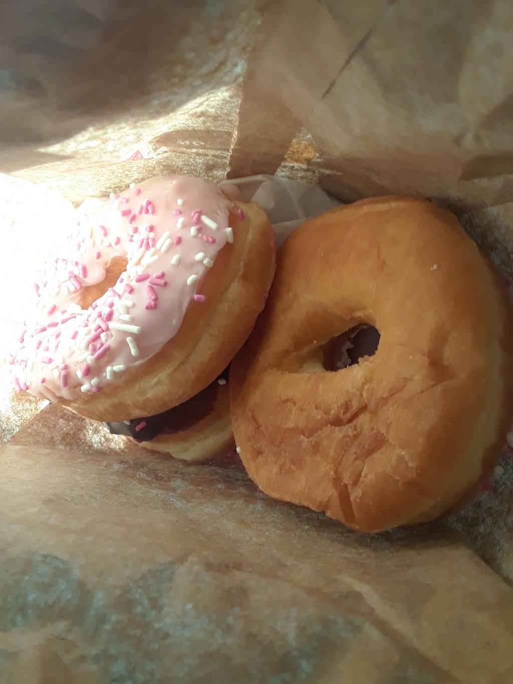 Dunkin Donuts | cafe | Gulf Gas Station, 8775 Bay Pkwy, Brooklyn, NY 11214, USA | 7189965181 OR +1 718-996-5181