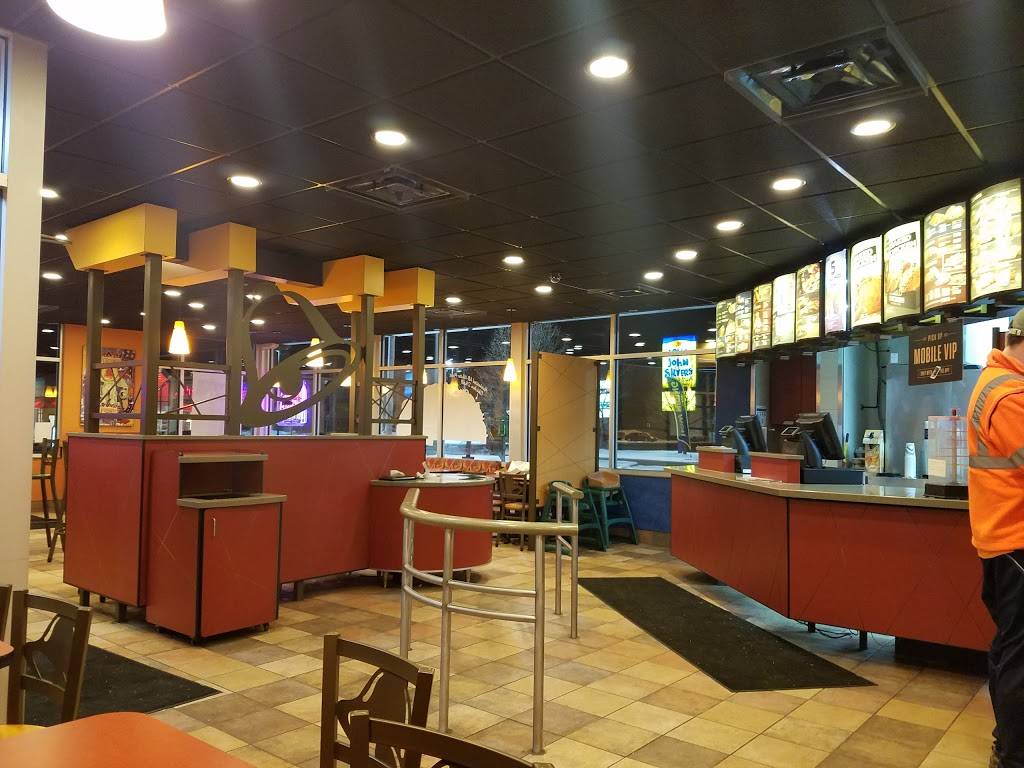 Taco Bell | meal takeaway | 1819 28th St SW, Wyoming, MI 49509, USA | 6165318370 OR +1 616-531-8370