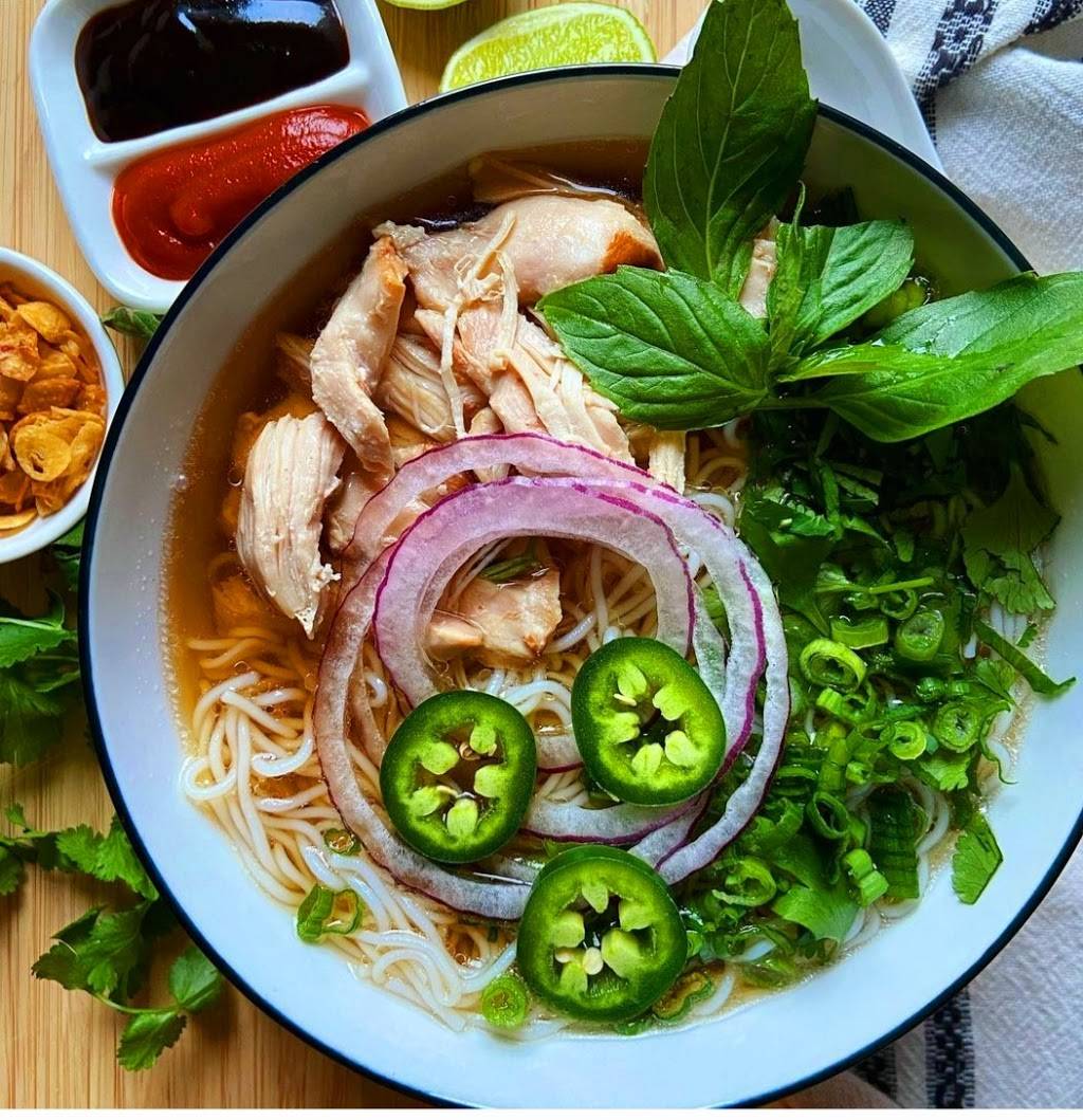 Phở Kim Long (Kim means gold/golden while Long means dragon) | restaurant | 930 Mason Rd, Katy, TX 77450, USA | 2817693679 OR +1 281-769-3679