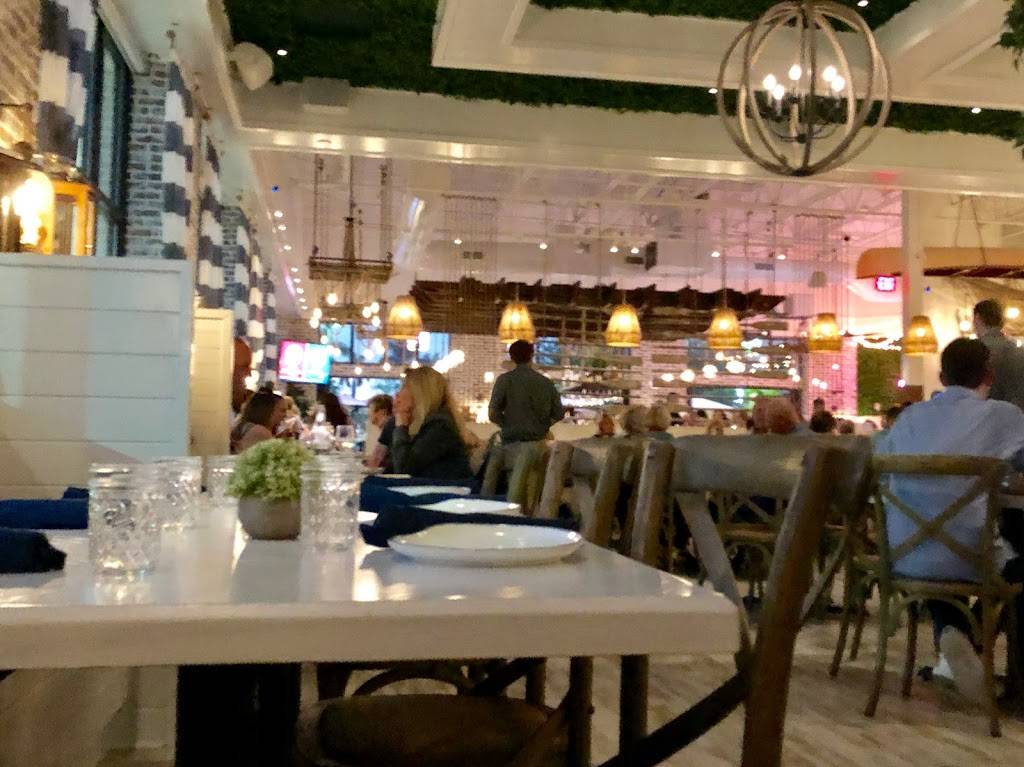 The Hampton Social | restaurant | 9114 Strada Pl, Naples, FL 34108, USA | 2392022038 OR +1 239-202-2038