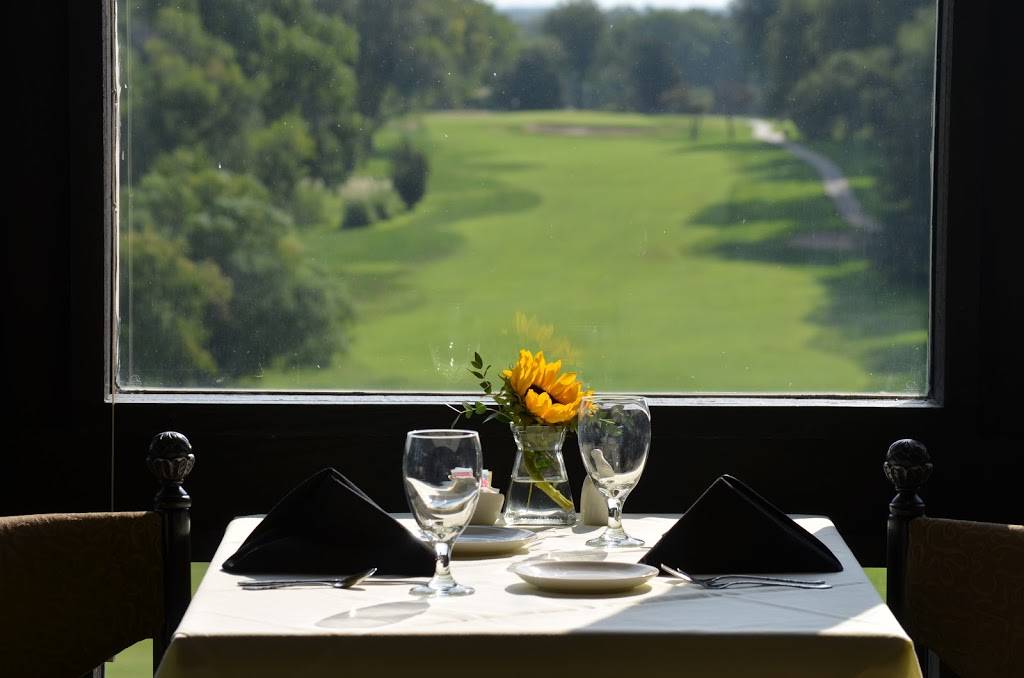 Salina Country Club | restaurant | 2101 E Country Club Rd, Salina, KS 67401, USA | 7858270388 OR +1 785-827-0388