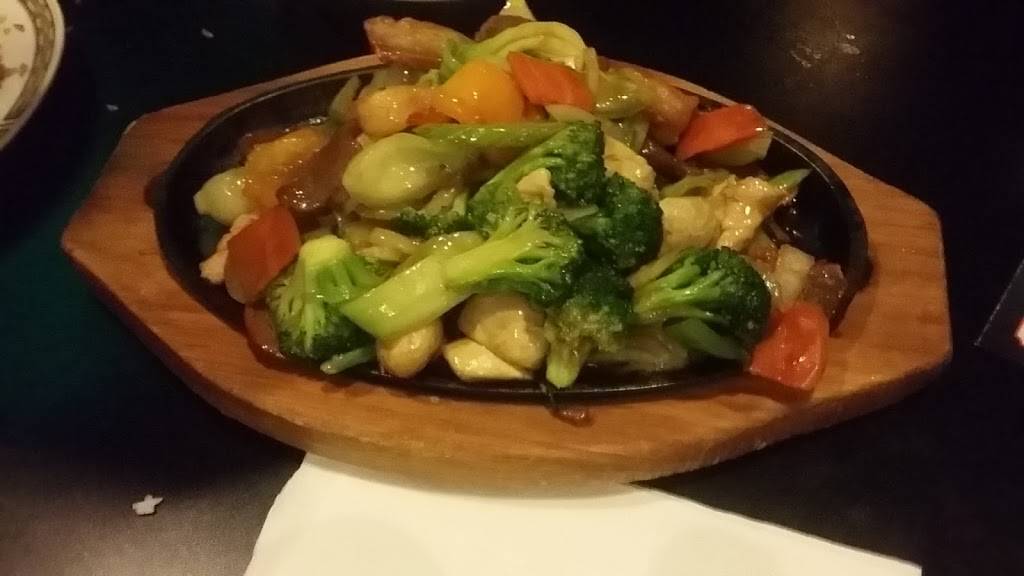 Cho Mings | restaurant | 1710 Jane St, York, ON M9N 2S4, Canada | 4162428126 OR +1 416-242-8126