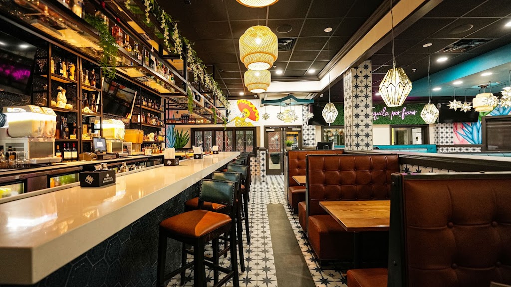 Cielo Azul Mexican Kitchen and Seafood | restaurant | 10300 Southside Blvd #242, Jacksonville, FL 32256, USA | 9046834693 OR +1 904-683-4693