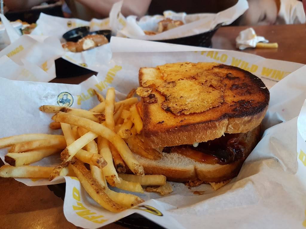 Buffalo Wild Wings | restaurant | 26 Backus Ave, Danbury, CT 06810, USA | 2037949453 OR +1 203-794-9453