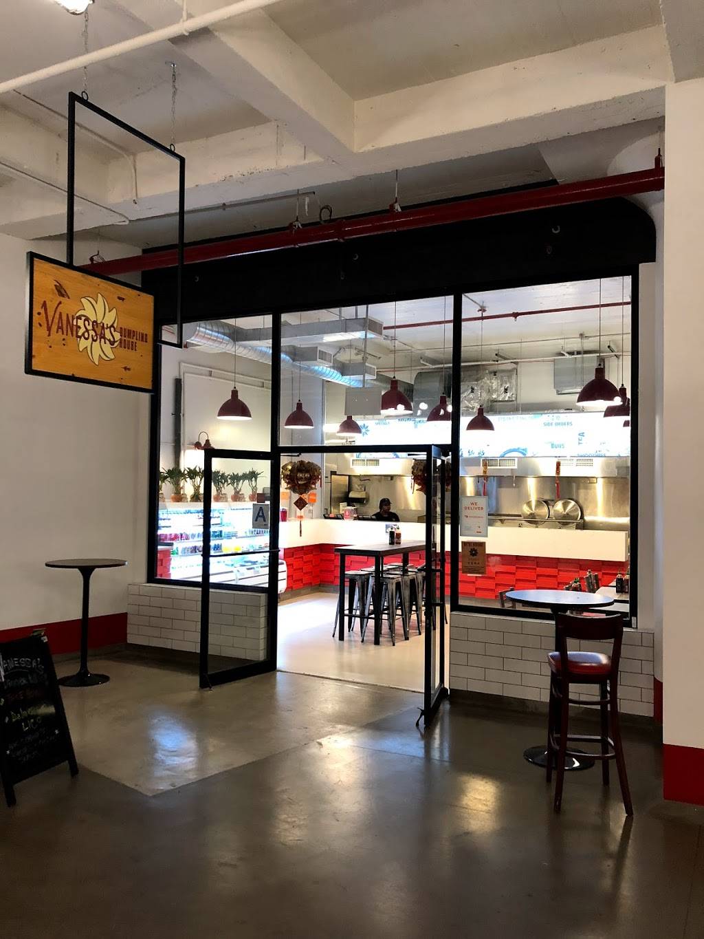 Vanessas Dumpling House | restaurant | 30-30 47th Ave, Long Island City, NY 11101, USA | 7182984388 OR +1 718-298-4388