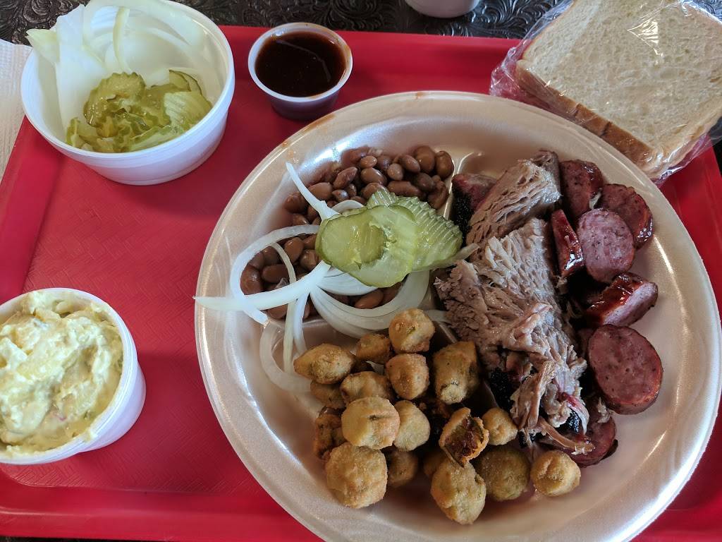 McBees BBQ | restaurant | 508 Landa St, New Braunfels, TX 78130, USA | 8306080422 OR +1 830-608-0422