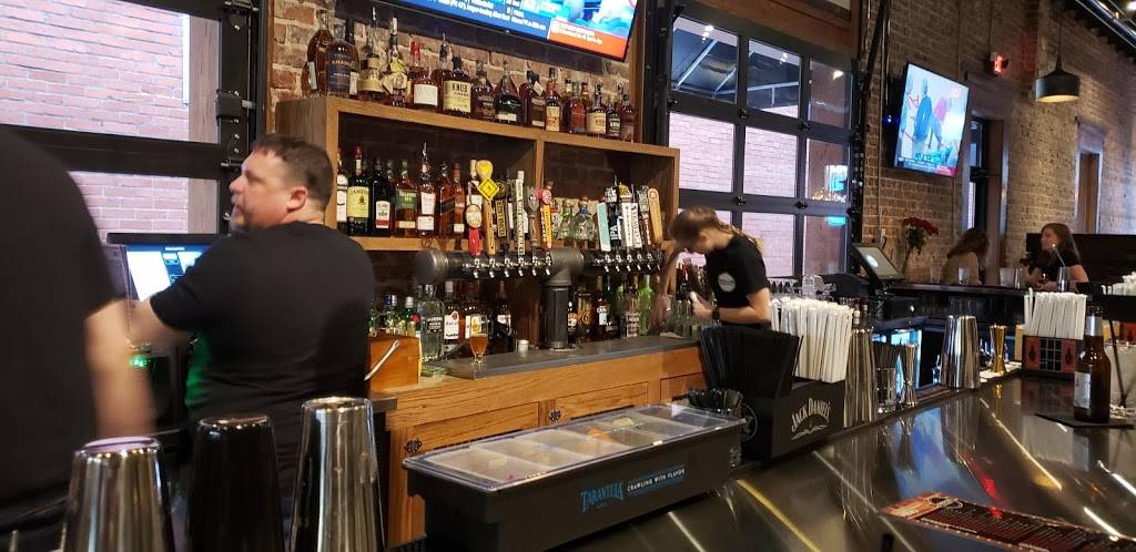 Graze Burgers | restaurant | 125 Bruce St, Sevierville, TN 37862, USA | 8653663775 OR +1 865-366-3775