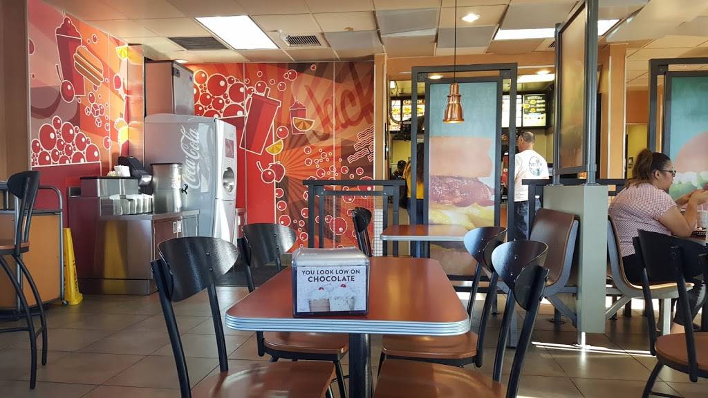 Jack in the Box | restaurant | 2220 Chester Ave, Bakersfield, CA 93301, USA | 6613249330 OR +1 661-324-9330