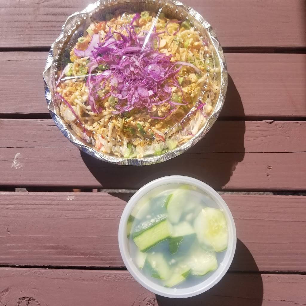 Dina’s Dumpling | restaurant | 805 E Colorado Blvd, Pasadena, CA 91101, USA | 9092670747 OR +1 909-267-0747