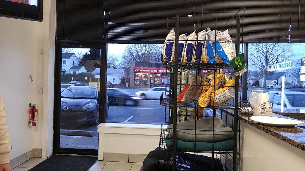 Emilios Pizza | restaurant | 554 MacDade Boulevard, Folsom, PA 19033, USA | 6105862212 OR +1 610-586-2212