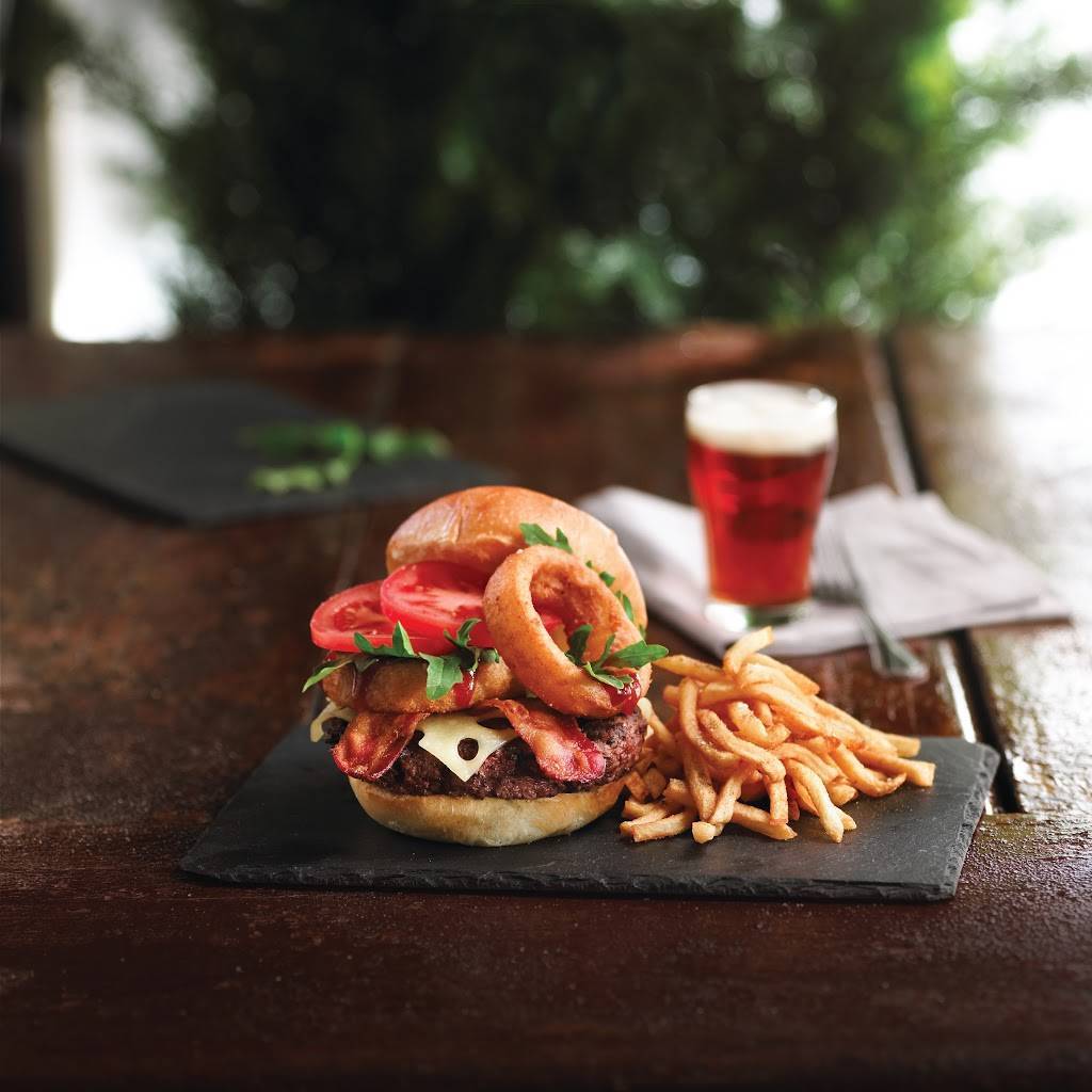 Bâton Rouge Steakhouse & Bar | restaurant | 120 Chemin du Lac-Millette, Saint-Sauveur, QC J0R 1R6, Canada | 4502278878 OR +1 450-227-8878