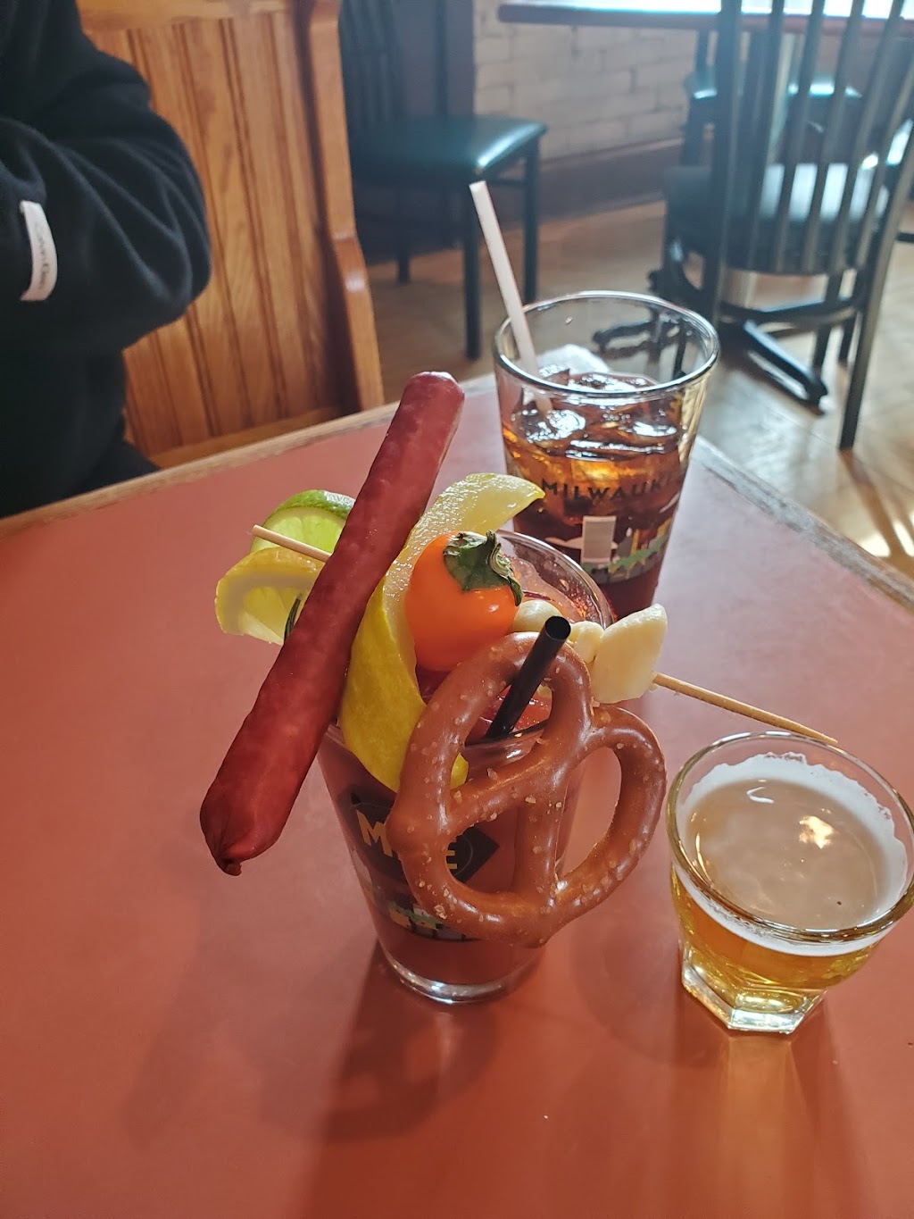 OLydias Bar and Grill | restaurant | 338 S 1st St, Milwaukee, WI 53204, USA | 4142717546 OR +1 414-271-7546