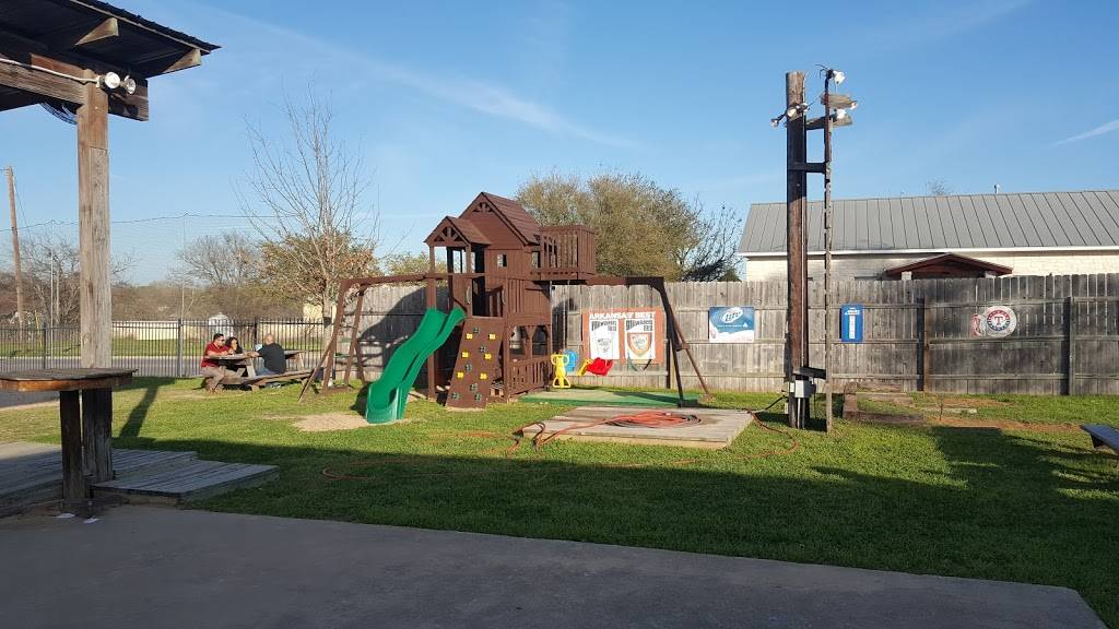 Hanovers Draught Haus | restaurant | 108 E Main St, Pflugerville, TX 78660, USA | 5129695027 OR +1 512-969-5027