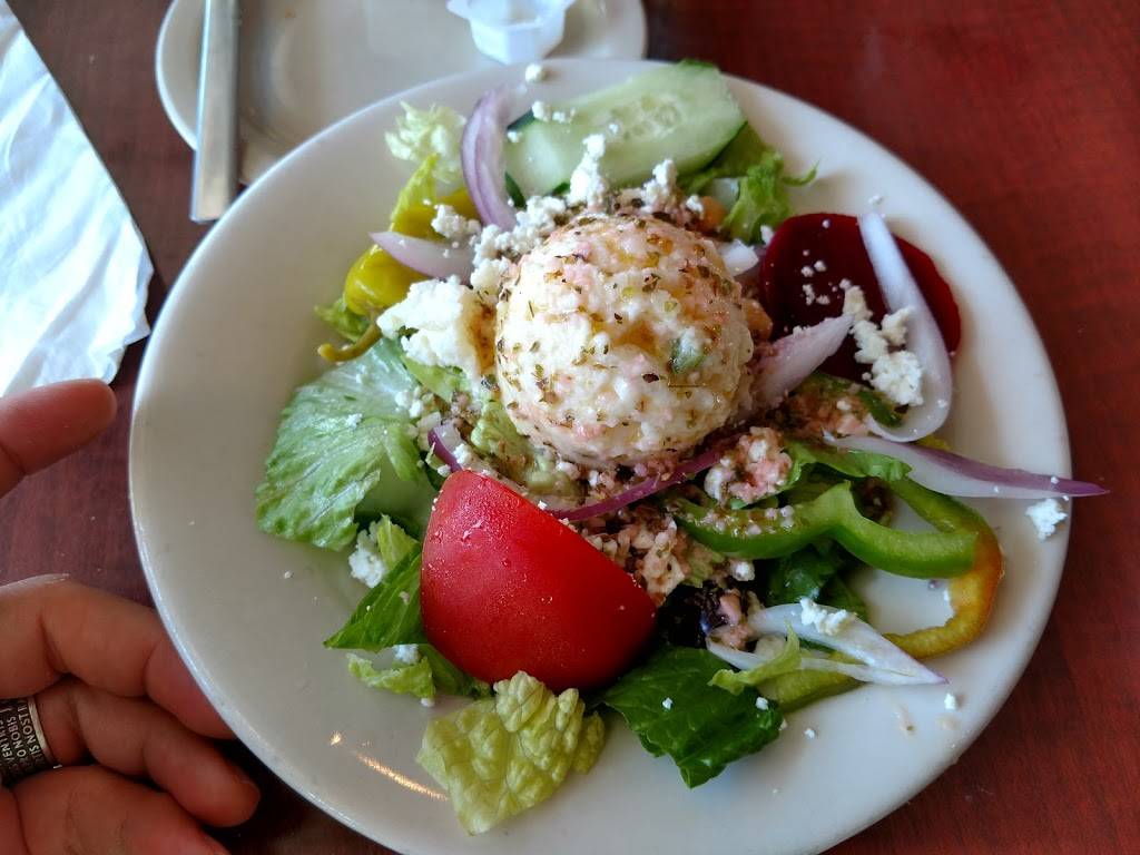 Yiannis Greek Cuisine | restaurant | 514 Dodecanese Blvd, Tarpon Springs, FL 34689, USA | 7279347335 OR +1 727-934-7335