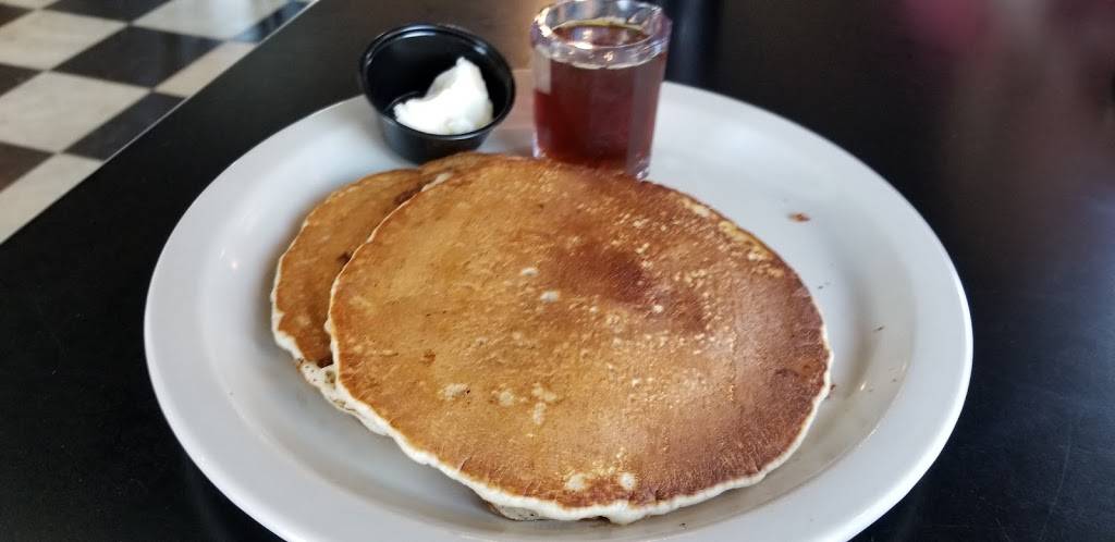 Traverse Bay Café | restaurant | 810 E Front St, Traverse City, MI 49686, USA | 2319431755 OR +1 231-943-1755