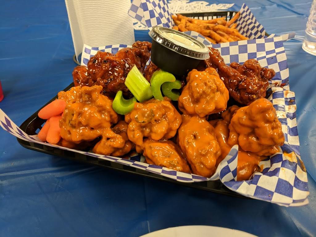 Wingnutz | restaurant | In Knights of Columbus (club, 1530 Kenmore Ave, Buffalo, NY 14216, USA | 7169905438 OR +1 716-990-5438