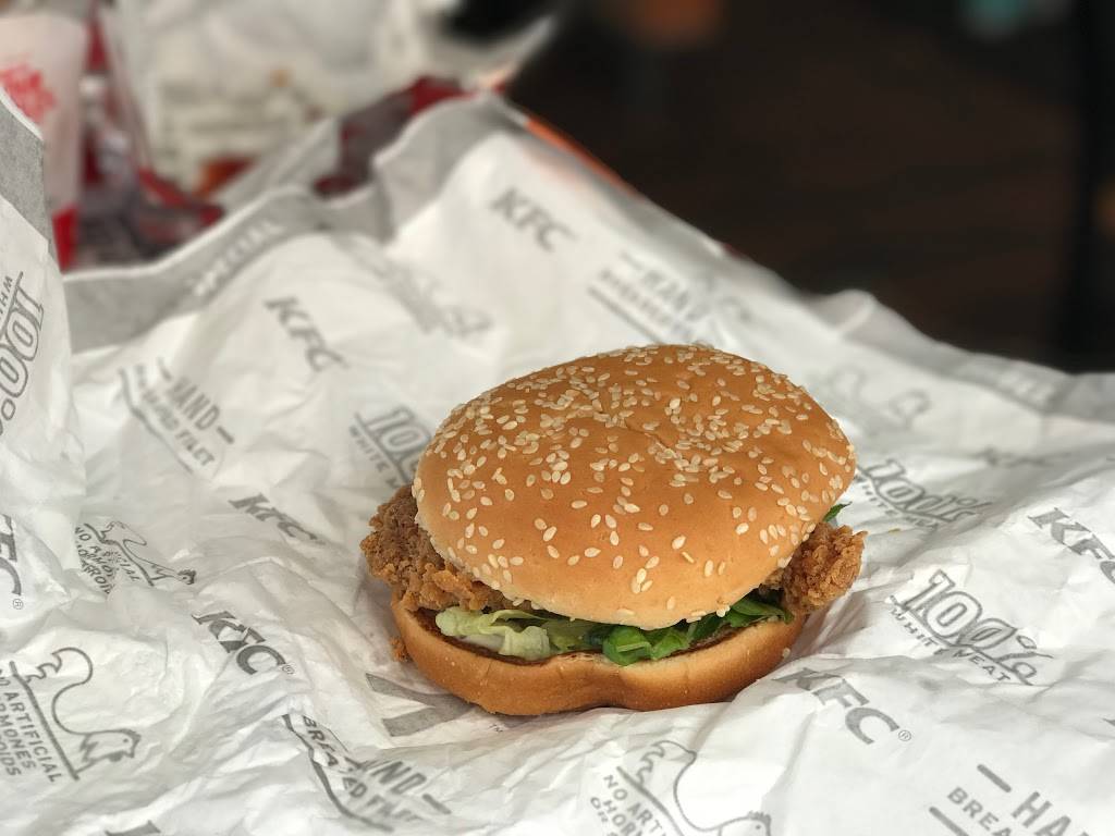 KFC | restaurant | 5697 Calle Real, Goleta, CA 93117, USA | 8059670702 OR +1 805-967-0702