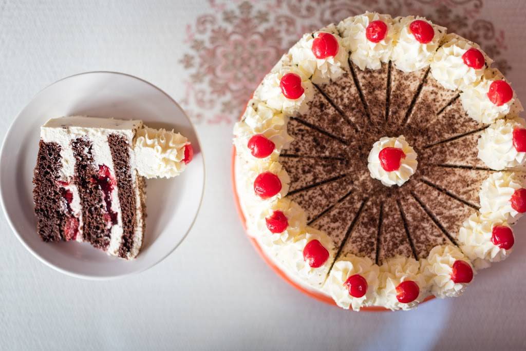 Edelweiss Restaurant | restaurant | 19 Edelweuiss Lane, Staunton, VA 24401, USA | 5403371203 OR +1 540-337-1203