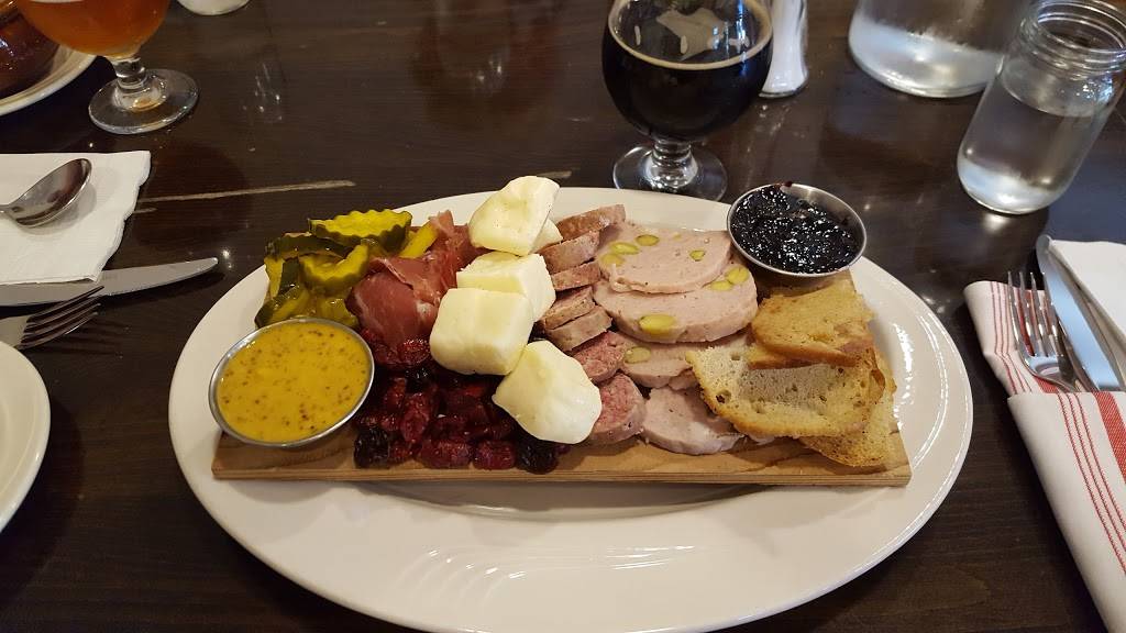 Copper Turret | restaurant | 15 W Main St, Morrisville, NY 13408, USA | 3156846699 OR +1 315-684-6699