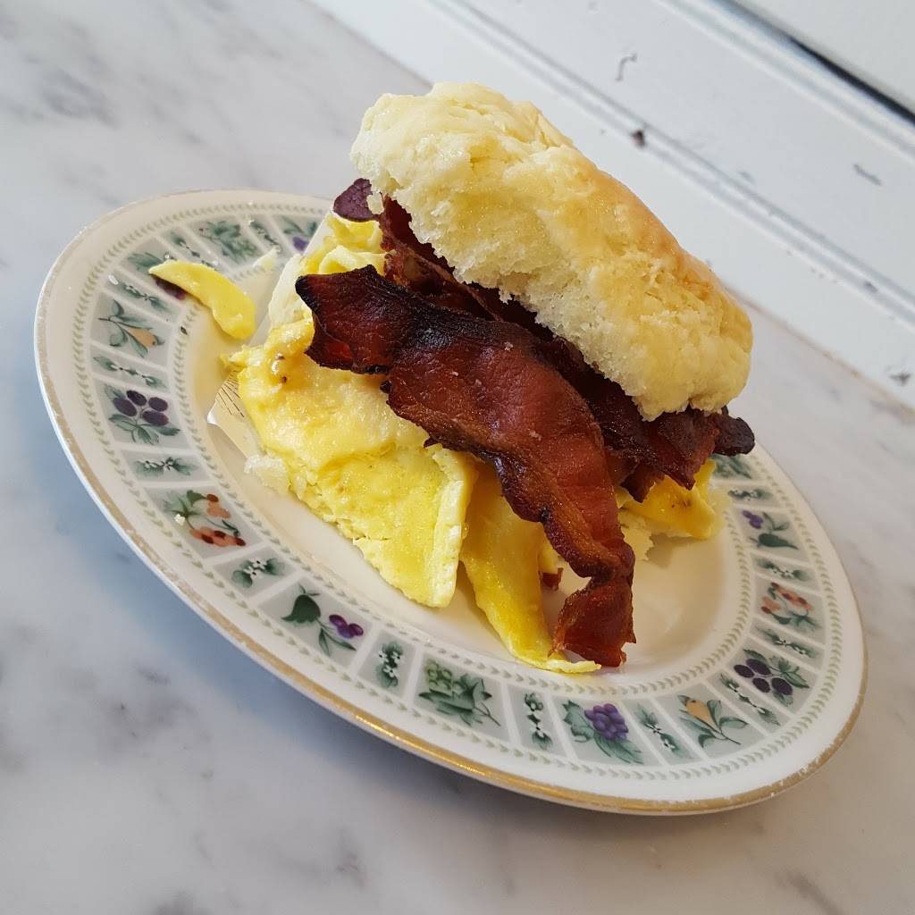 Callies Hot Little Biscuit | bakery | 1004 Virginia Ave NE, Atlanta, GA 30306, USA | 4043308285 OR +1 404-330-8285