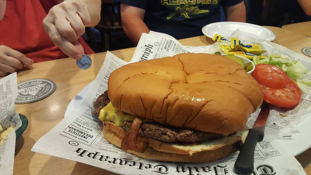 Eagles Nest | restaurant | 100 N 2nd St, Eagle Lake, MN 56024, USA | 5072579996 OR +1 507-257-9996