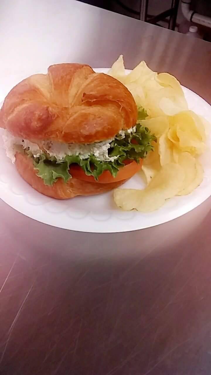 Luvn Oven | restaurant | 162 Scottsville Center, Scottsville, VA 24590, USA | 4342863828 OR +1 434-286-3828